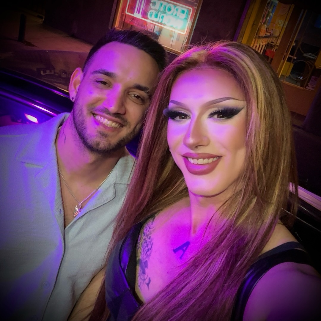 “Que ahora soy yo tu amor, que piensas en mi”
#mikaellabitch #dragmakeup #rupaulsdragrace #dragqueensofinstagram #dragrace #queenattitude #transformation #localqueen #gaymadrid #lgbtqiaplus #fashion #beatface #dragperfection #wig #hairstyle #slaythestage #queensupportqueens #lookoftheday #bitchmodeon #dragfantasy #showgirlvibes #servingface #queerty #instadrag #welovequeens #gaypride #dragartist #spainqueens #couturequeen #pride365