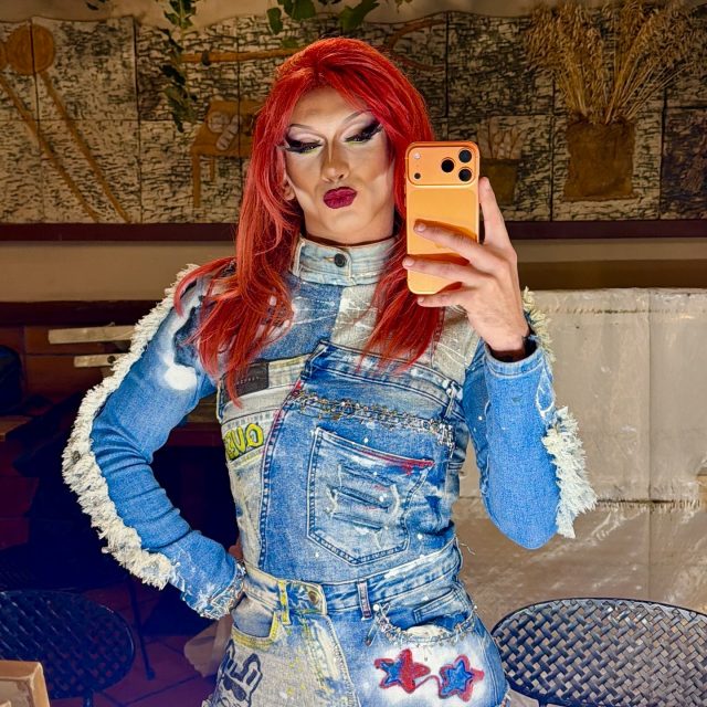 🎶No quiero ver que es un FRAUDE🎶
#rupaulsdragrace #followme #makeup #art
#dragrace #fashion #dragperfection #hairstyle
#lookoftheday #httq #localqueen #welovequeens #madrid #mikaellabitch #transformation #wig #fishy
#gaymadrid #queerty #dragartist #hailtothequeens
#dragqueensofinstagram #dragqueensforabettertomorrow #gaypride