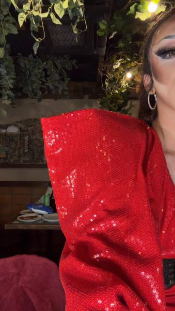 No somos cajeras pero somos muy perras!!!!

Te adoro!!!! @galavonrich 

#rupaulsdragrace #followme #makeup #art
#dragrace #fashion #dragperfection #hairstyle
#lookoftheday #httq #localqueen #welovequeens #madrid #mikaellabitch #transformation #wig #fishy
#gaymadrid #queerty #dragartist #hailtothequeens
#dragqueensofinstagram #dragqueensforabettertomorrow #gaypride